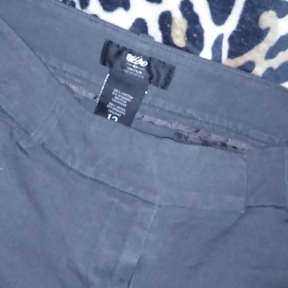 12 Mossimo stretch pants - Picture 2 of 4